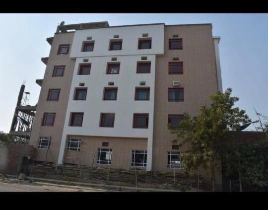 Hotel Royal Country Club Waranasi Zewnętrze zdjęcie